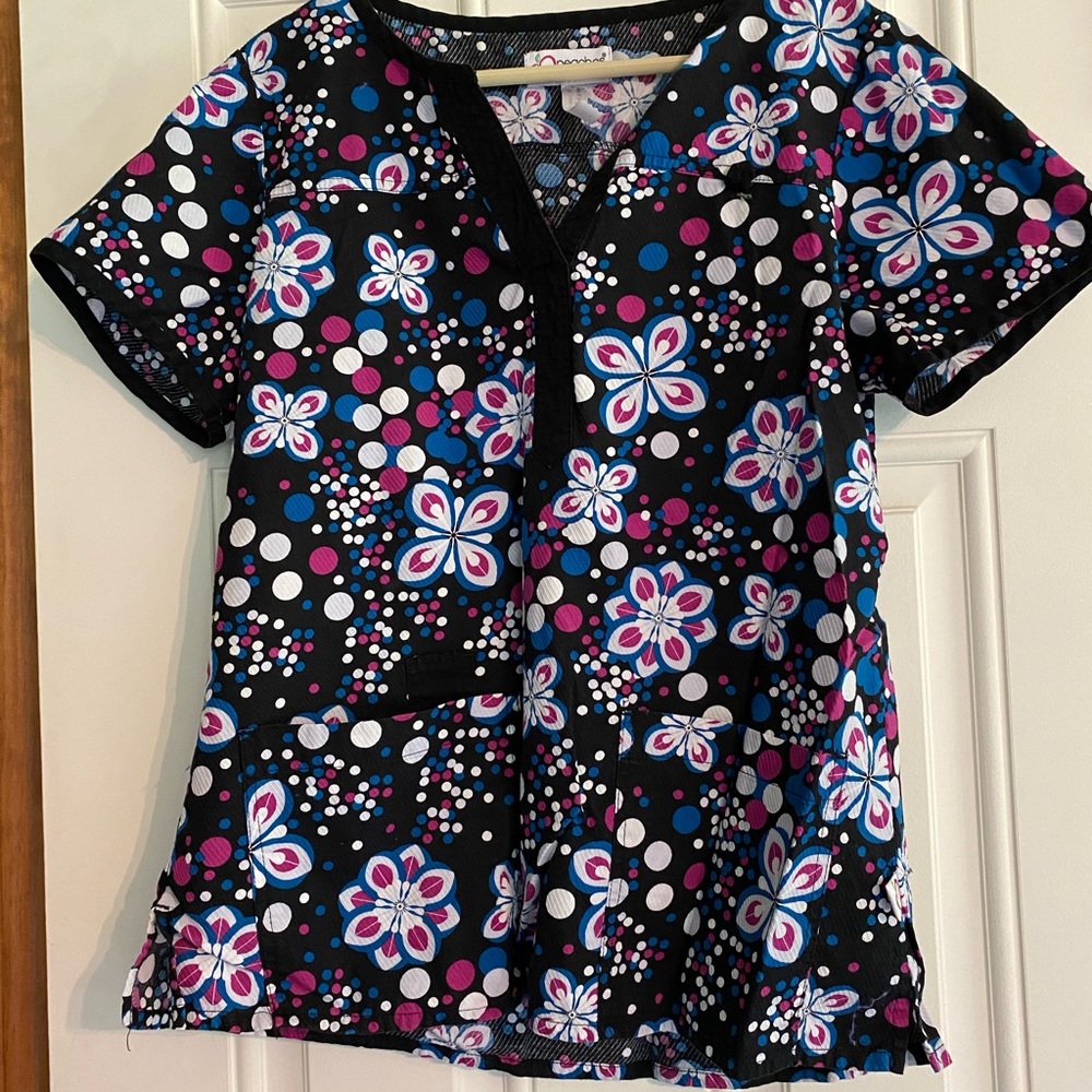 Peaches Uniform Scrub Top Size M